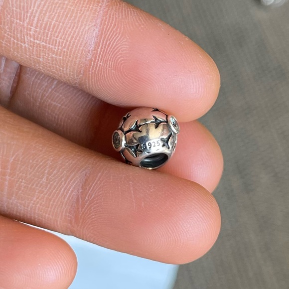Pandora Retired Snowflake Charm Sparkling CZ Stones EUC - Picture 6 of 8